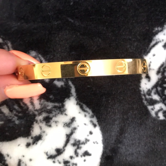 Jewelry - Love gold bracelet